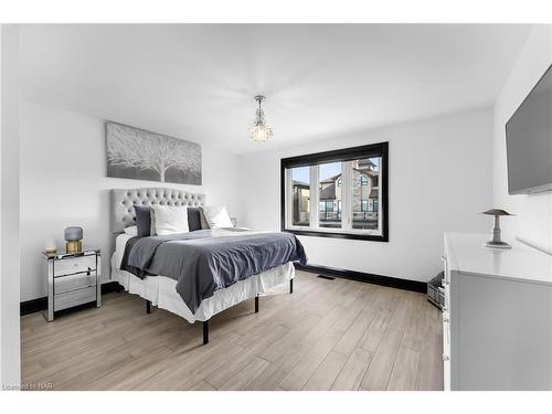 48 Kenmir Avenue, St. Davids, ON - Indoor Photo Showing Bedroom