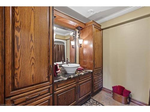 63 Tanbark Road, Niagara-On-The-Lake, ON - Indoor Photo Showing Bathroom