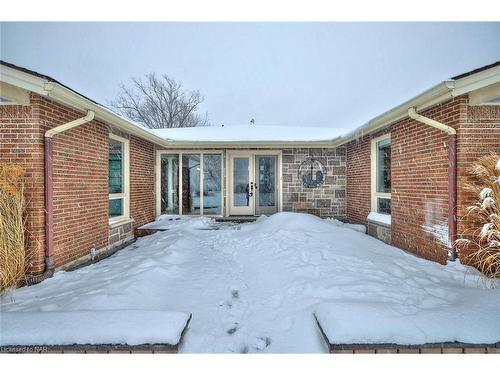 2179 Niagara Parkway, Fort Erie, ON - Outdoor With Exterior