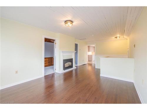 7 Park St Street, Nanticoke, ON - Indoor With Fireplace