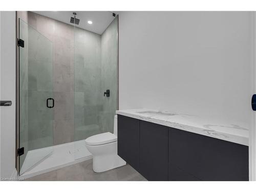 362 Beechwood Avenue, Fort Erie, ON - Indoor Photo Showing Bathroom