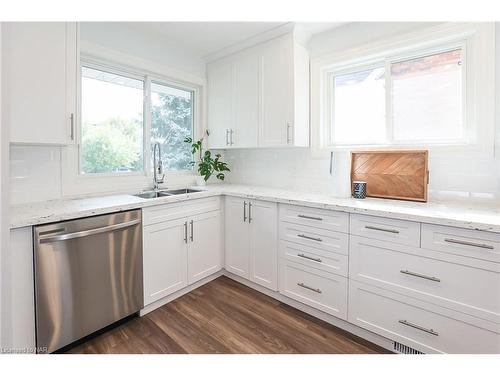 261 Vine Street, St. Catharines, ON - Indoor Photo Showing Kitchen With Double Sink