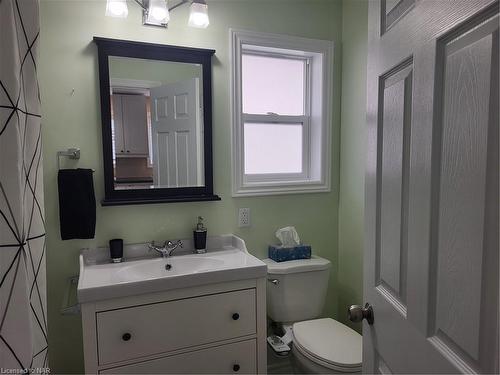 266 Elmwood Avenue, Crystal Beach, ON - Indoor Photo Showing Bathroom