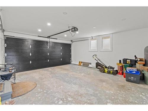 3 Lee Ann Place, St. Catharines, ON - Indoor Photo Showing Garage