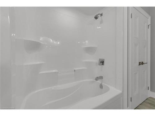 267 Lancaster Drive, Port Colborne, ON - Indoor Photo Showing Bathroom