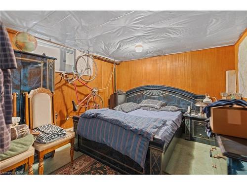 182 Lakeshore Road, St. Catharines, ON - Indoor Photo Showing Bedroom