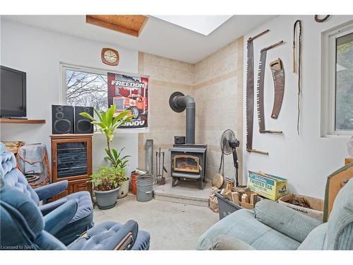 182 Lakeshore Road, St. Catharines, ON - Indoor With Fireplace