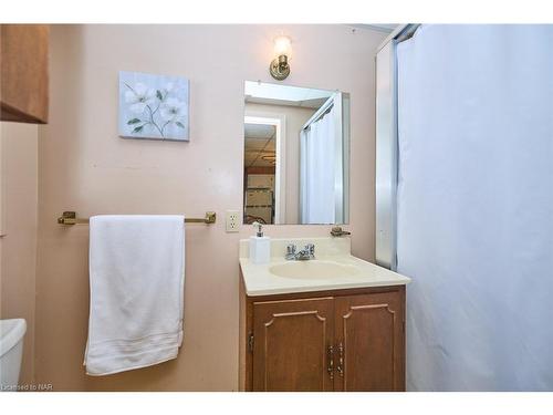 11357 Fowler Road, Wainfleet, ON - Indoor Photo Showing Bathroom