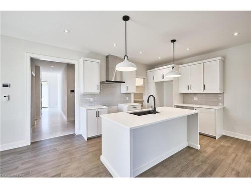 10-24 Grapeview Drive, St. Catharines, ON - Indoor Photo Showing Kitchen With Upgraded Kitchen