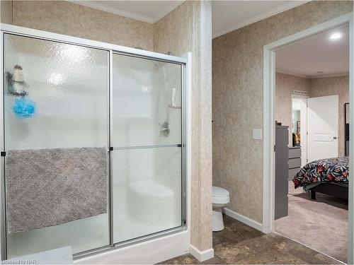323-23 Four Mile Creek Road, Niagara-On-The-Lake, ON - Indoor Photo Showing Bathroom