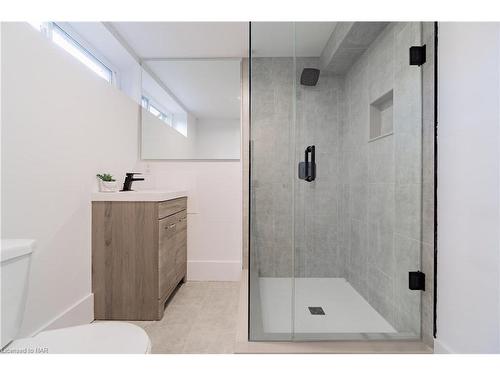 189 Lockhart Drive, St. Catharines, ON - Indoor Photo Showing Bathroom