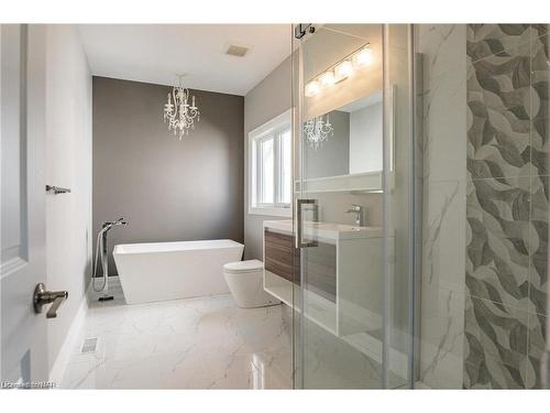 3747 Dominion Road, Ridgeway, ON - Indoor Photo Showing Bathroom