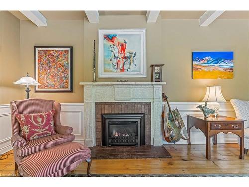 12 Centre Street, Niagara-On-The-Lake, ON - Indoor Photo Showing Living Room With Fireplace
