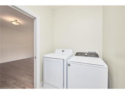 115 Borden Trail, Welland, ON - Indoor Photo Showing Laundry Room