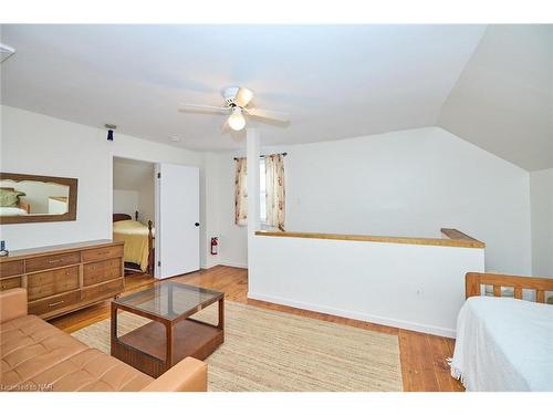 401 Maplewood Avenue, Crystal Beach, ON - Indoor Photo Showing Other Room