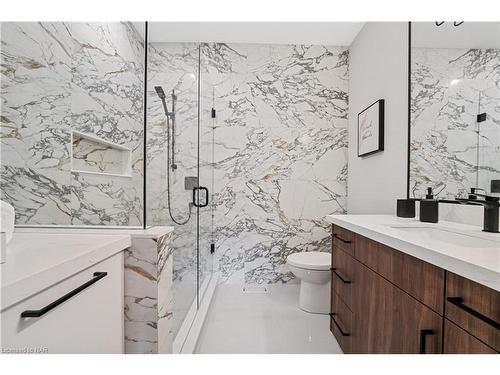 3-300 Richmond Street, Thorold, ON - Indoor Photo Showing Bathroom