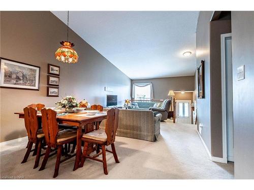 299 Autumn Crescent, Welland, ON - Indoor Photo Showing Dining Room