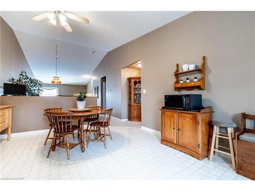 299 Autumn Crescent, Welland, ON - Indoor Photo Showing Dining Room