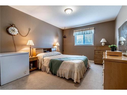 299 Autumn Crescent, Welland, ON - Indoor Photo Showing Bedroom