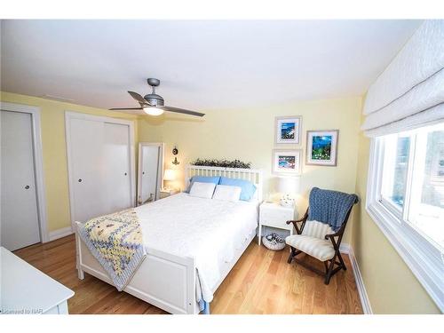 610 Charlotte Street, Niagara-On-The-Lake, ON - Indoor Photo Showing Bedroom