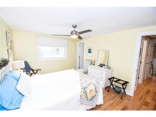 610 Charlotte Street, Niagara-On-The-Lake, ON - Indoor Photo Showing Bedroom