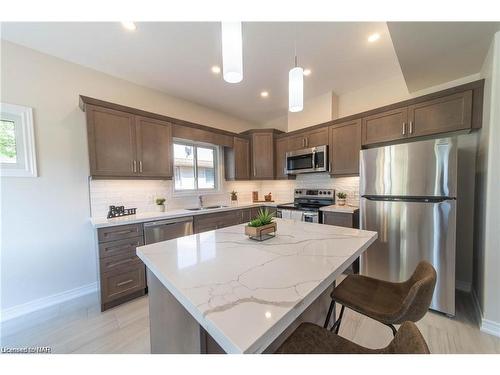 5 Alicia Crescent, Thorold, ON - Indoor Photo Showing Kitchen