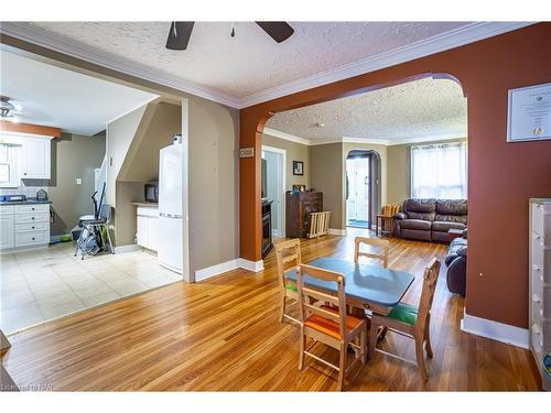 132 Dufferin Street E, St. Catharines, ON - Indoor Photo Showing Dining Room