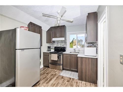 5267 Mcrae Street, Niagara Falls, ON - Indoor Photo Showing Kitchen