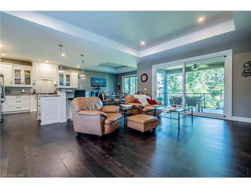 713 Clarence Street, Port Colborne, ON - Indoor Photo Showing Living Room