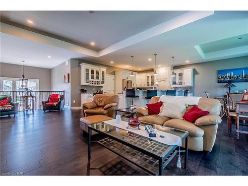 713 Clarence Street, Port Colborne, ON - Indoor Photo Showing Living Room