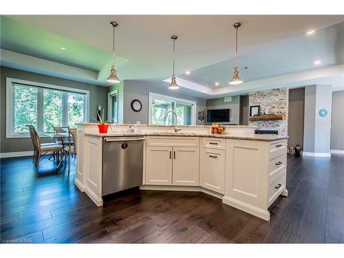 713 Clarence Street, Port Colborne, ON - Indoor Photo Showing Kitchen