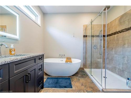 713 Clarence Street, Port Colborne, ON - Indoor Photo Showing Bathroom