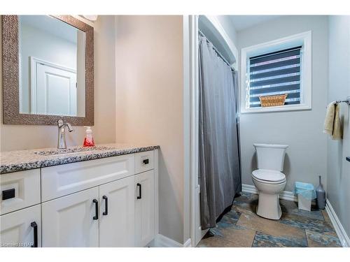 713 Clarence Street, Port Colborne, ON - Indoor Photo Showing Bathroom