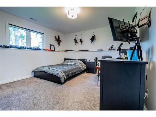 713 Clarence Street, Port Colborne, ON - Indoor Photo Showing Bedroom