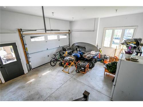 713 Clarence Street, Port Colborne, ON - Indoor Photo Showing Garage