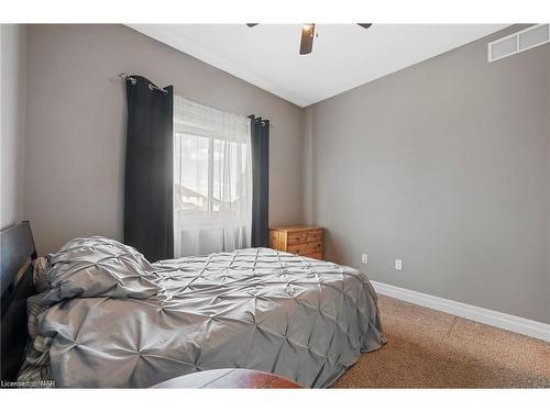 88 Tuliptree Road, Thorold, ON - Indoor Photo Showing Bedroom