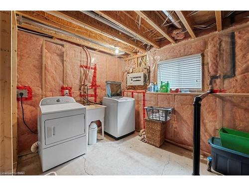 88 Tuliptree Road, Thorold, ON - Indoor Photo Showing Laundry Room