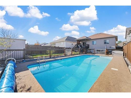 88 Tuliptree Road, Thorold, ON - Outdoor With In Ground Pool With Backyard