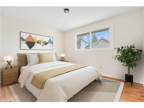 740 Warner Road, Niagara-On-The-Lake, ON - Indoor Photo Showing Bedroom