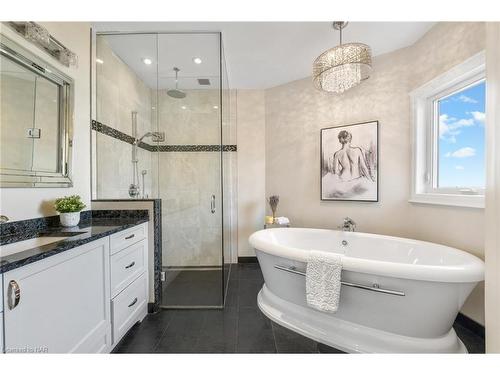 45 Lakegate Drive, Hamilton, ON - Indoor Photo Showing Bathroom