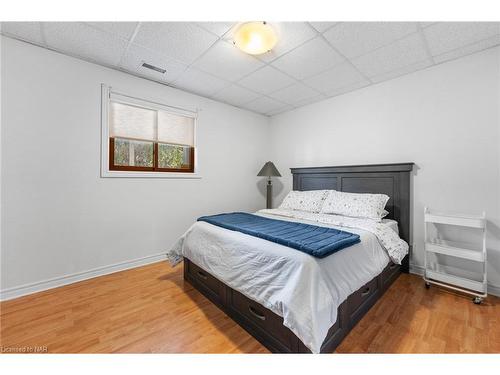 45 Lakegate Drive, Hamilton, ON - Indoor Photo Showing Bedroom