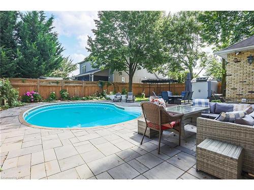 624 Simcoe Street, Niagara-On-The-Lake, ON - Outdoor With In Ground Pool With Backyard
