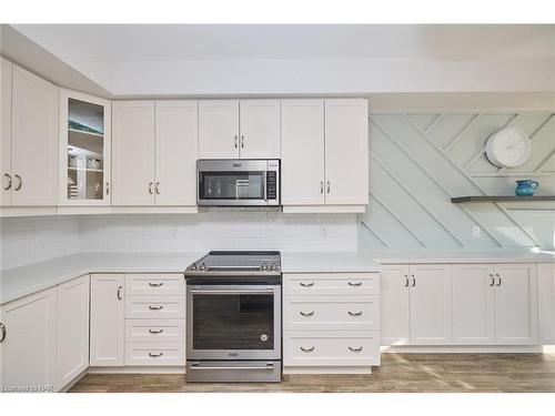 3845 Ryan Avenue, Crystal Beach, ON - Indoor Photo Showing Kitchen
