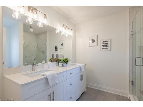 78 Knoll Street, Port Colborne, ON - Indoor Photo Showing Bathroom