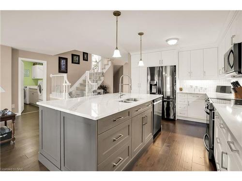 660 Line 2 Road, Niagara-On-The-Lake, ON - Indoor Photo Showing Kitchen With Stainless Steel Kitchen With Double Sink With Upgraded Kitchen