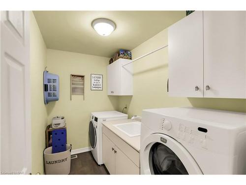660 Line 2 Road, Niagara-On-The-Lake, ON - Indoor Photo Showing Laundry Room