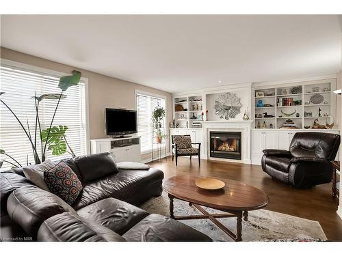 660 Line 2 Road, Niagara-On-The-Lake, ON - Indoor Photo Showing Living Room With Fireplace