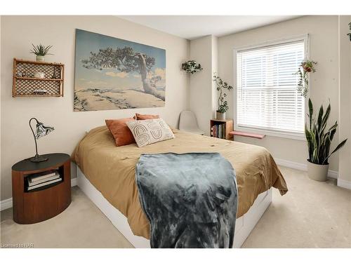 660 Line 2 Road, Niagara-On-The-Lake, ON - Indoor Photo Showing Bedroom