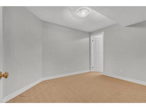 9-88 Lakeport Road, St. Catharines, ON - Indoor Photo Showing Other Room