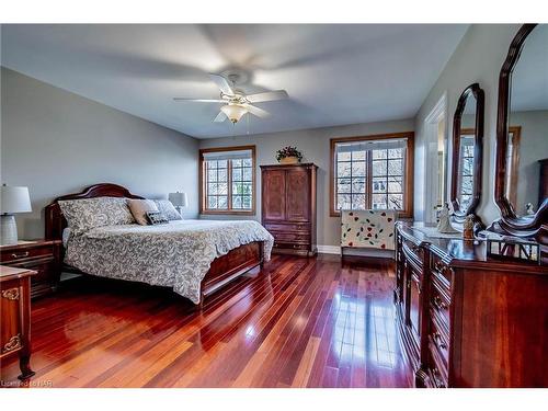 71 Stella Street, Fonthill, ON - Indoor Photo Showing Bedroom